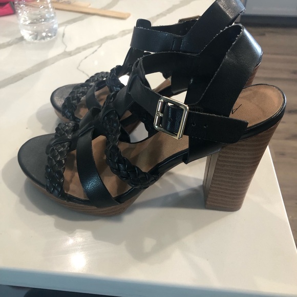 American Eagle Strap sandals - Picture 4 of 6